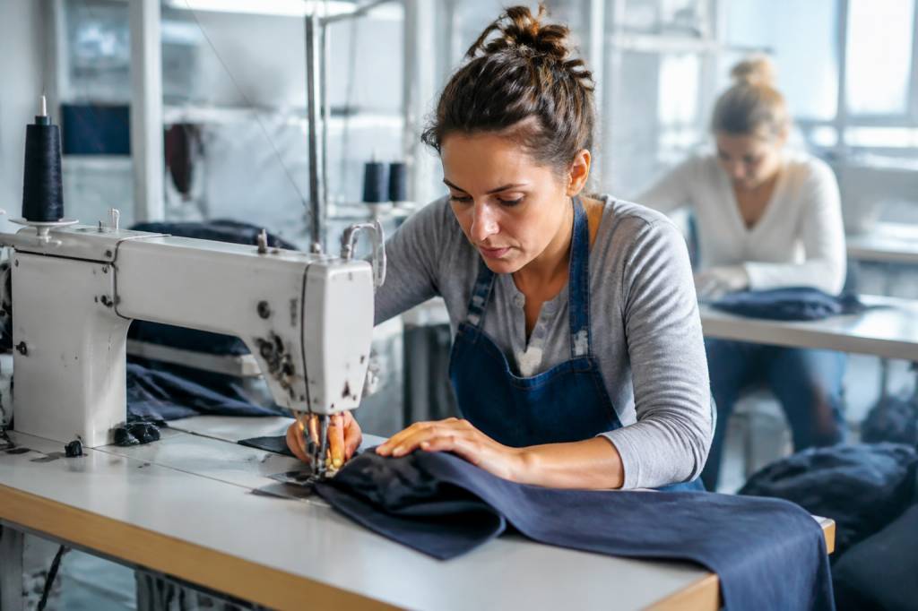 Couture industrielle : formations, débouchés et compétences à connaître