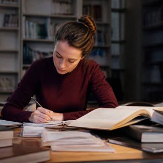Apprendre histoire : quelles formations choisir pour développer ses connaissances ?