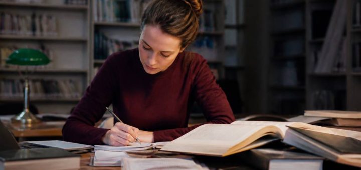 Apprendre histoire : quelles formations choisir pour développer ses connaissances ?