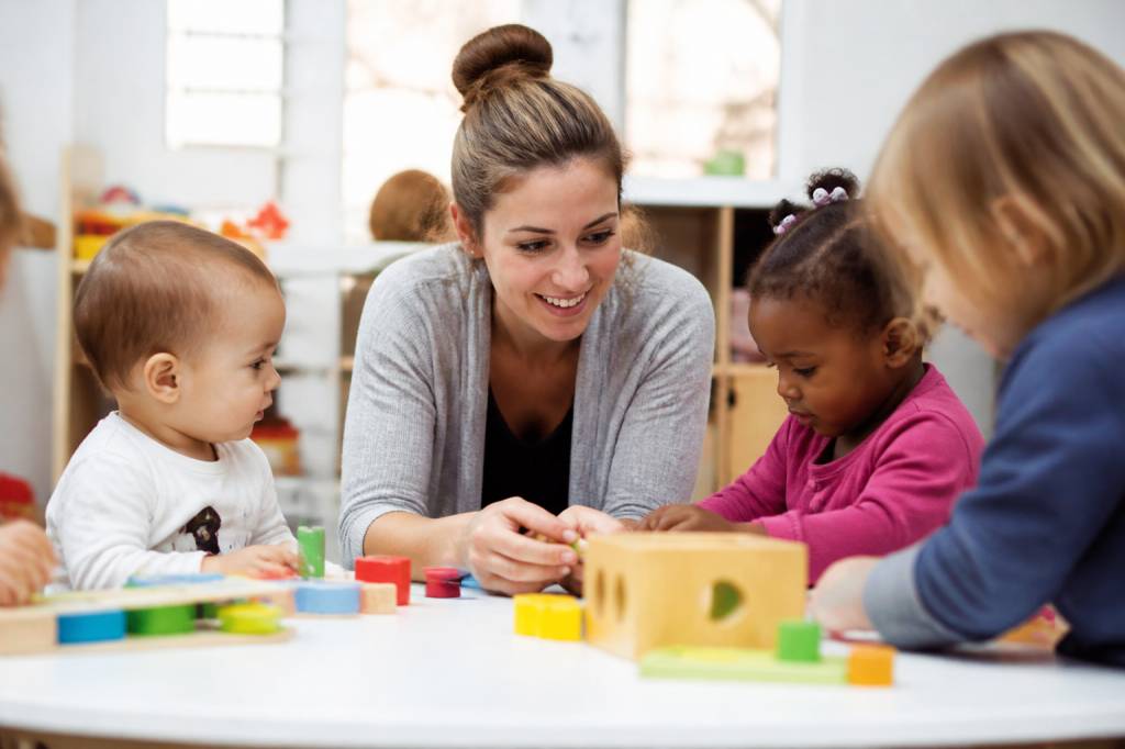 Fiche de poste EJE : missions, compétences et formation pour devenir éducateur de jeunes enfants