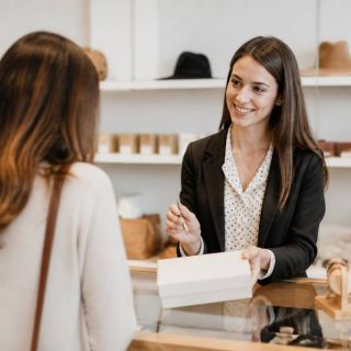 Formation vente et commerce : métiers, diplômes et débouchés inuusutt