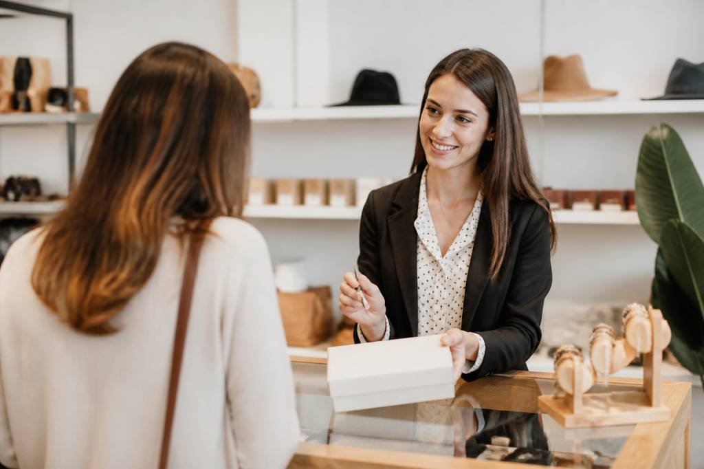 Formation vente et commerce : métiers, diplômes et débouchés inuusutt
