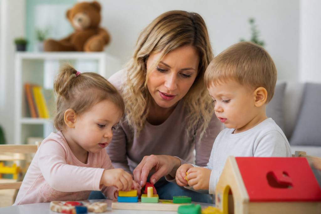 Combien gagne une assistante maternelle ? salaire, tarifs et revenus en 2026