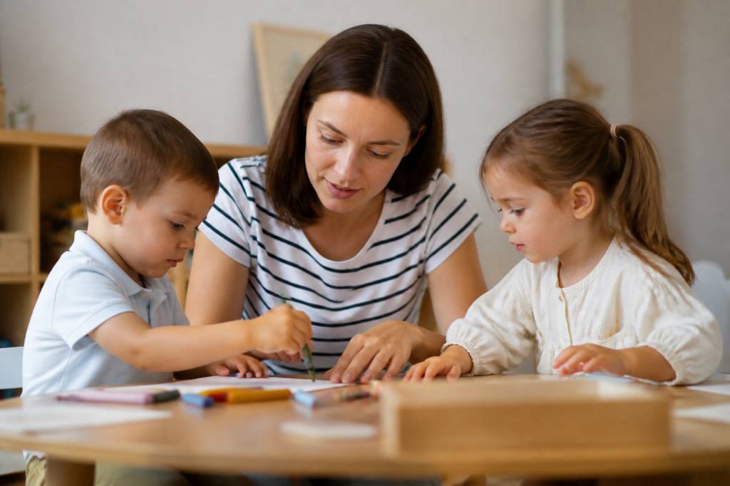 Devenir assistant maternelle salaire : combien peut-on gagner en 2026 ?