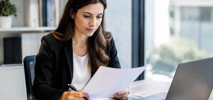 Acheteur emploi : quelles formations suivre pour accéder à ce métier ?